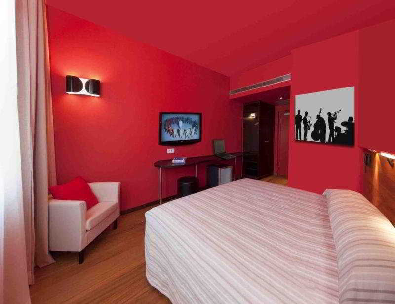 Athens Center Square Hotel Room photo